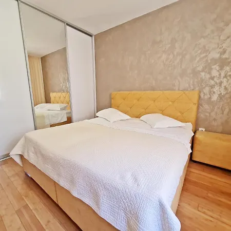 아파트 Luxury Stone
